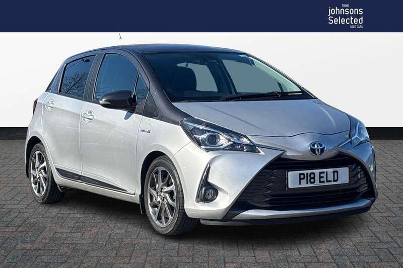 Silver Used 2019 Toyota Yaris Hybrid Hatchback | £12,990 (Fair price) - Image 1/4