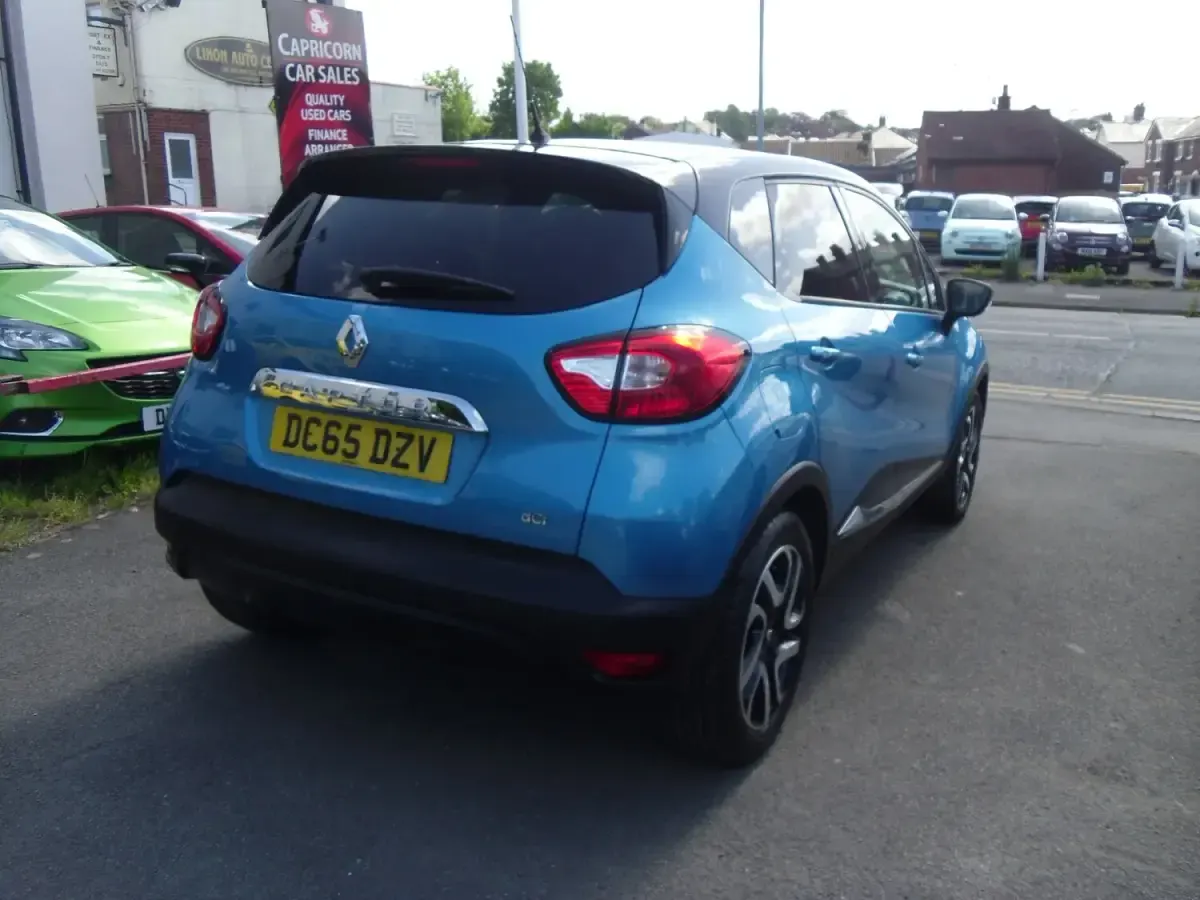 Used Renault Captur Dynamique 90 HP (66 kW) 2015 Blue SUV