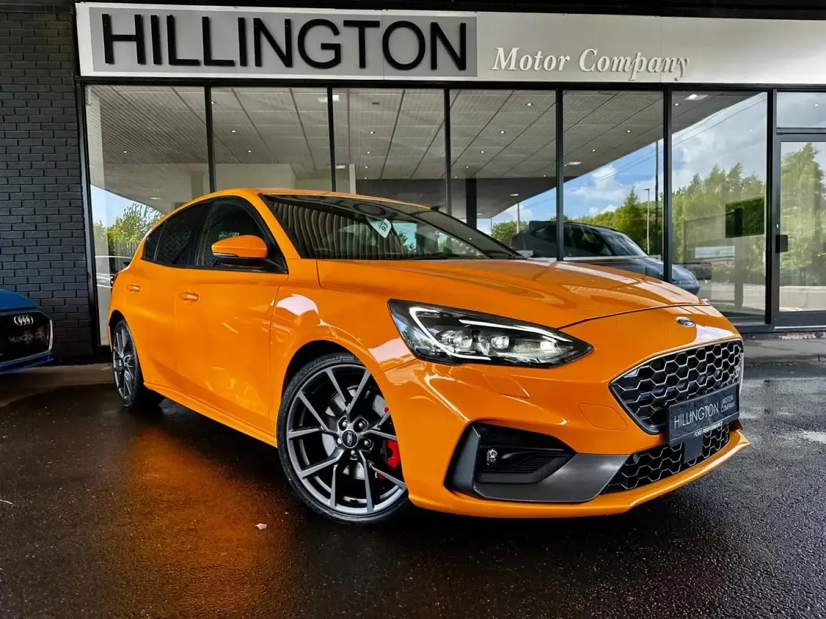 Begagnad Ford Focus ST 280 HK (205 kW) 2019 Orange Halvkombi