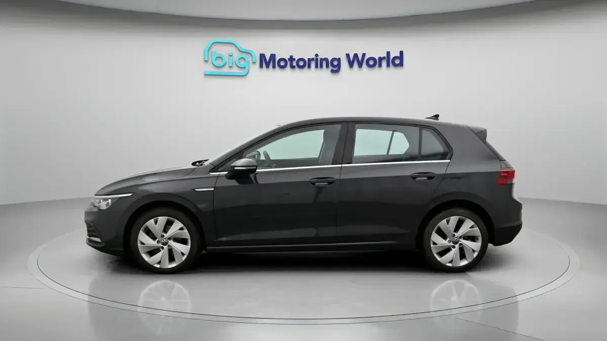 Used VW Golf VIII Style 128 HP (94 kW) 2021