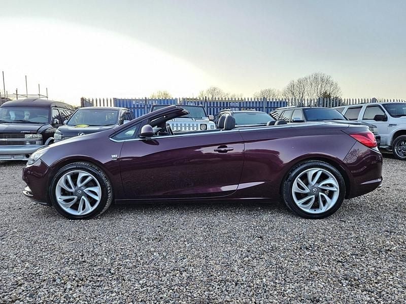 Used Vauxhall Cascada Elite 140 HP (102 kW) 2013 Red Cabriolet