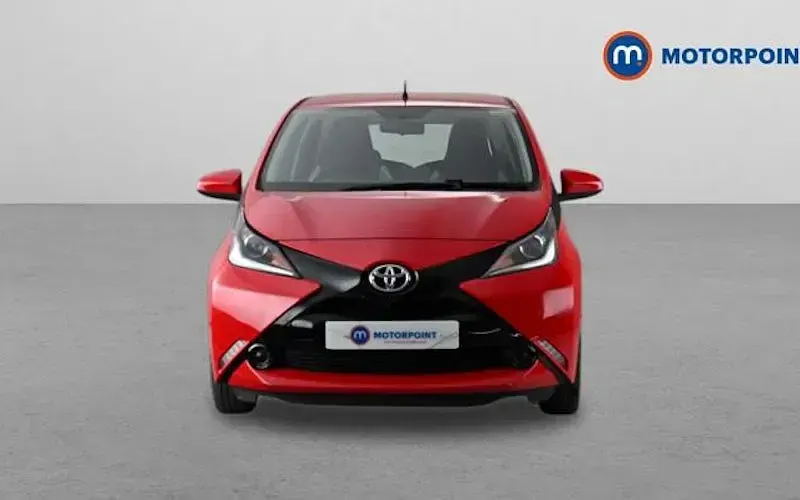 Used Toyota Aygo X-play 69 HP (50 kW) 2018 Hatchback