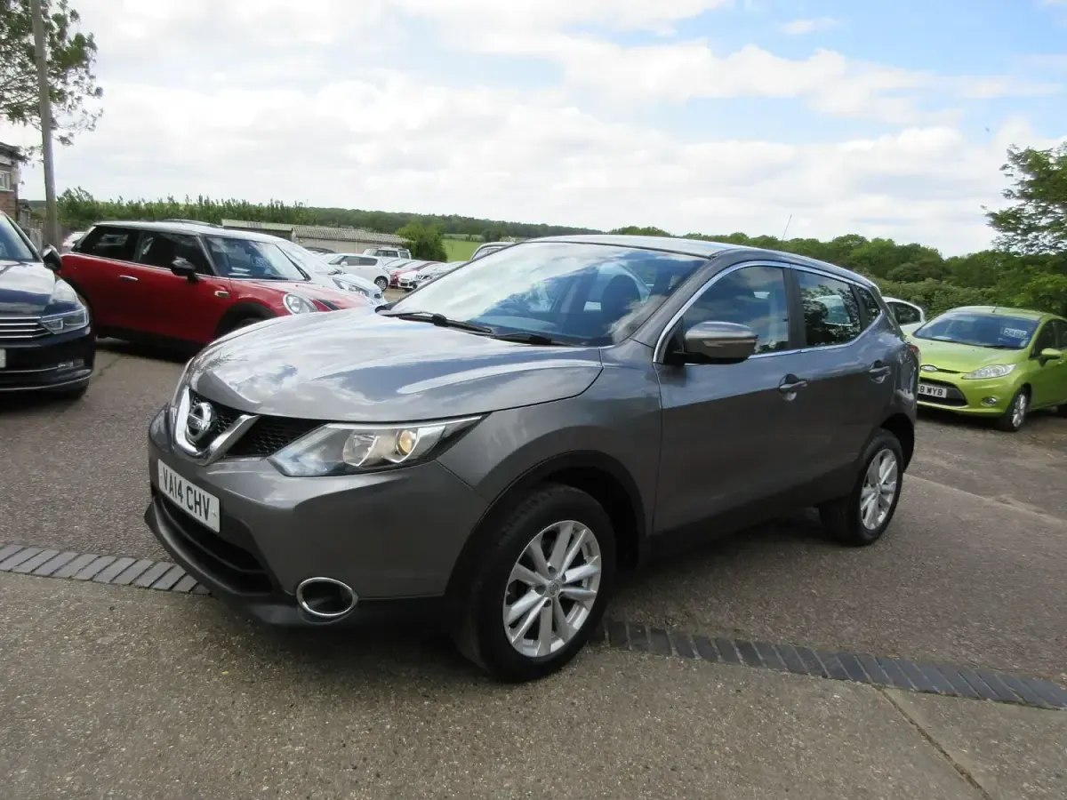 Used Nissan Qashqai Acenta 110 HP (80 kW) 2014 Grey SUV