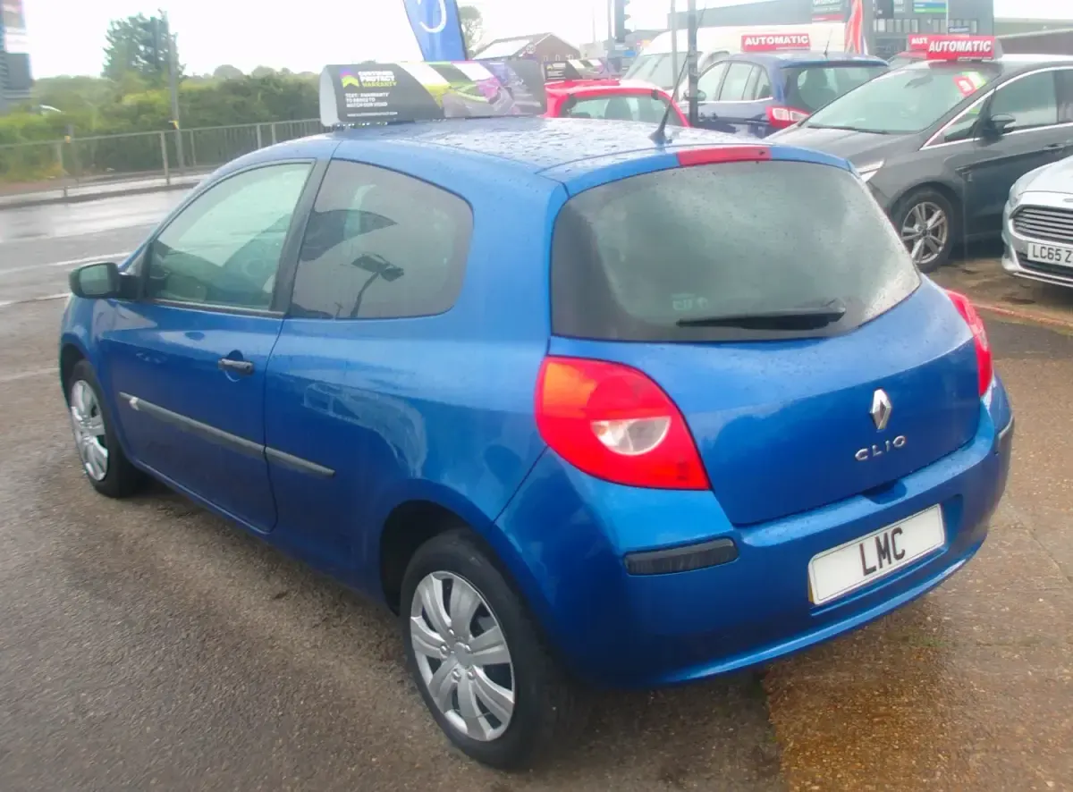 Używany Renault Clio II Extreme 75 KM (55 kW) 2009 Niebieski Hatchback
