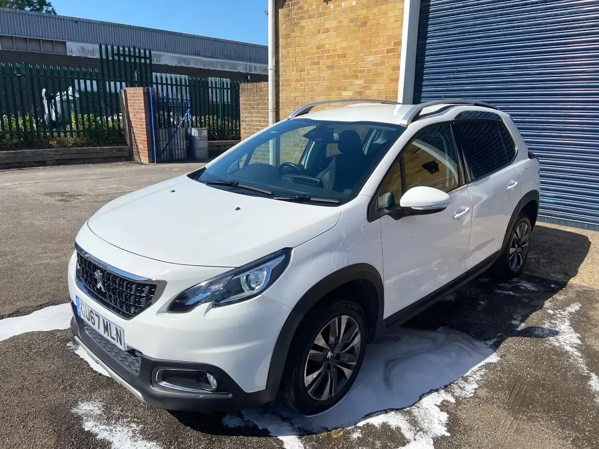 Used Peugeot 2008 Allure 82 HP (60 kW) 2017 White SUV