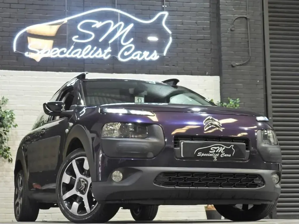 Używany Citroën C4 Cactus Flair 100 KM (73 kW) 2016 Purpurowy Hatchback
