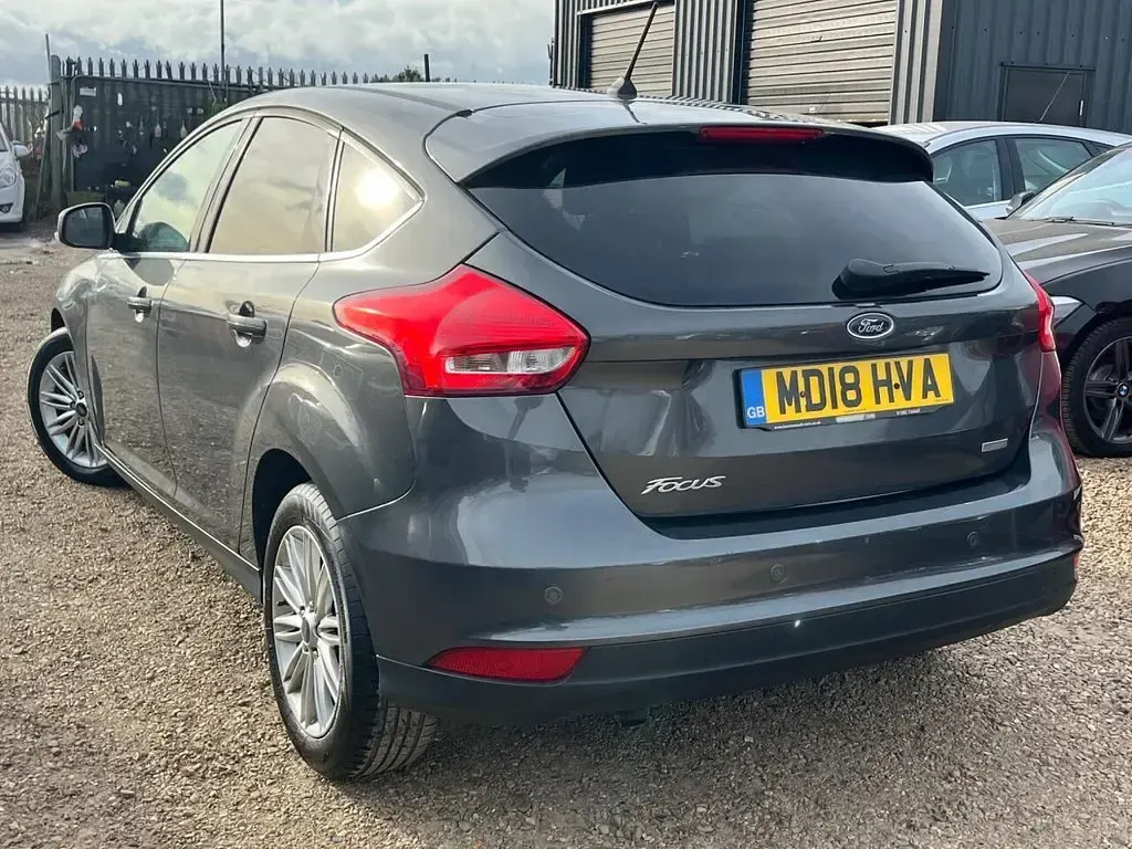 Used Ford Focus Zetec 125 HP (91 kW) 2017 Grey Hatchback
