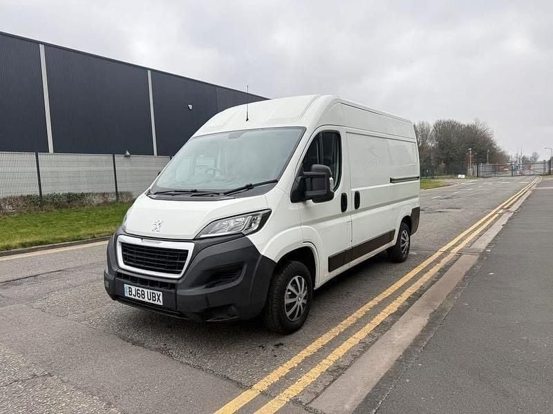 Used Peugeot Boxer 130 HP (95 kW) 2018 White Van