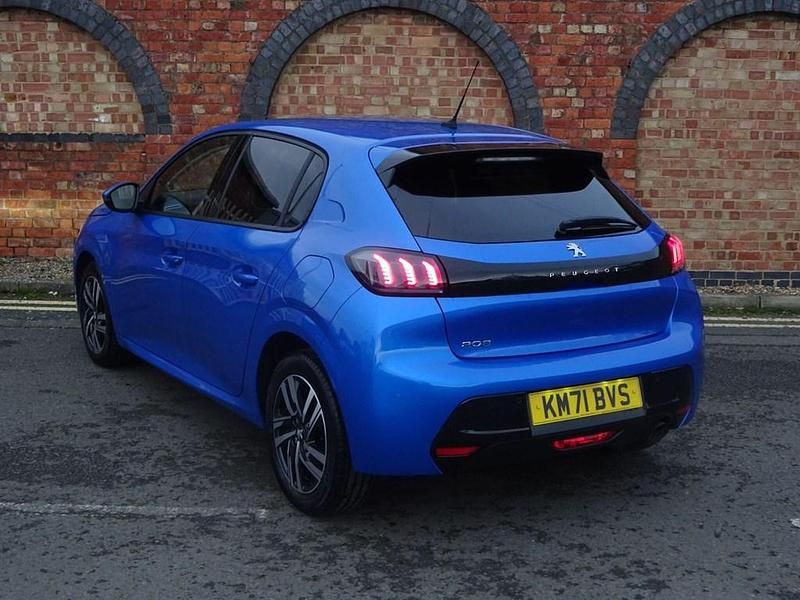 Used Peugeot 208 Allure 75 HP (55 kW) 2021 Blue Hatchback
