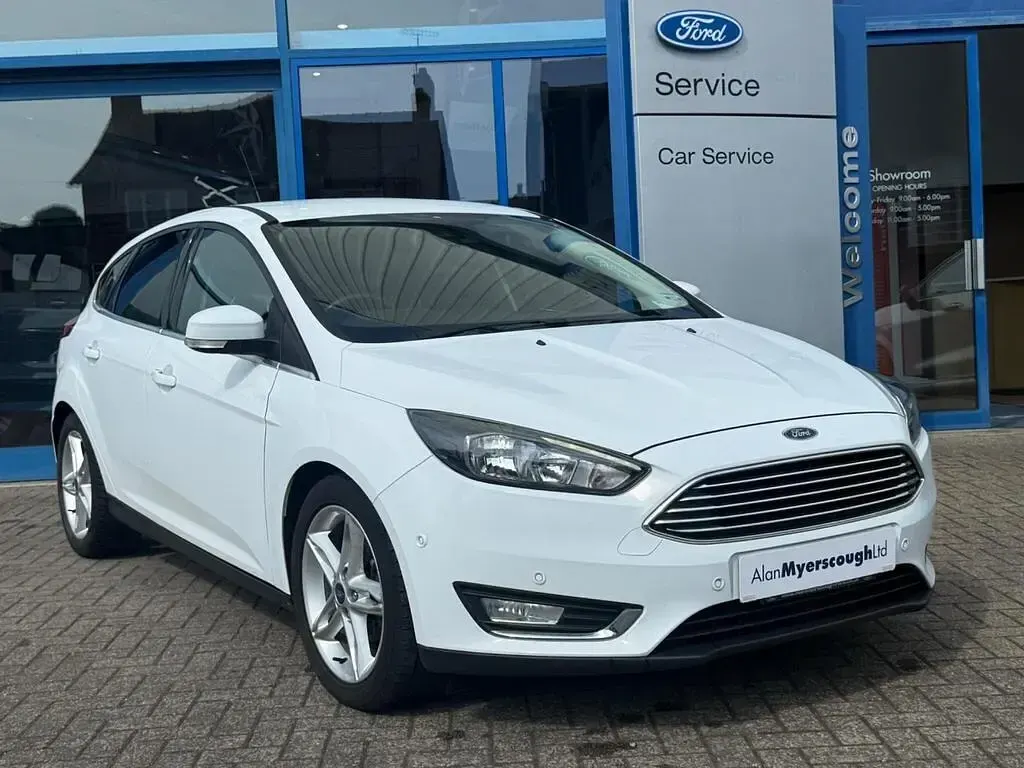 Used Ford Focus Titanium 2016 White Hatchback