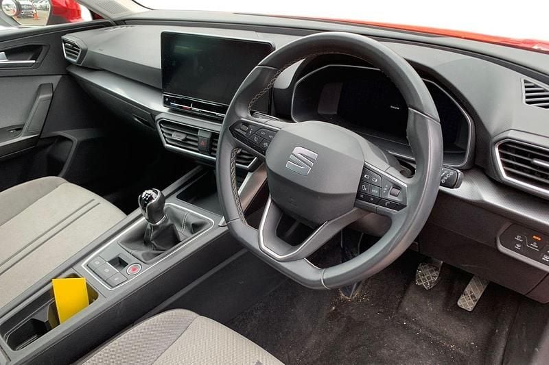 Used Seat Leon SE Dynamic 2021 Red Hatchback