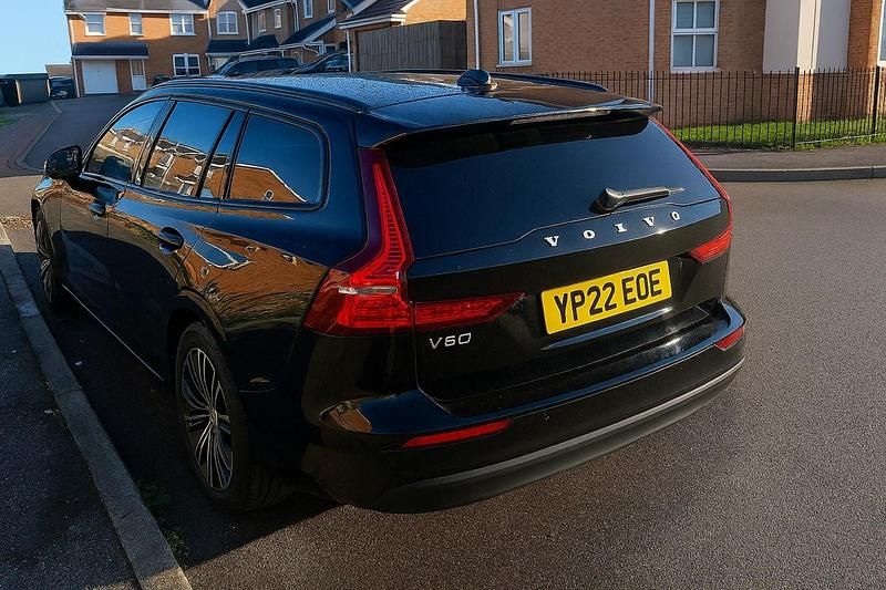 Used Volvo V60 Core 163 HP (119 kW) 2022 Black Estate