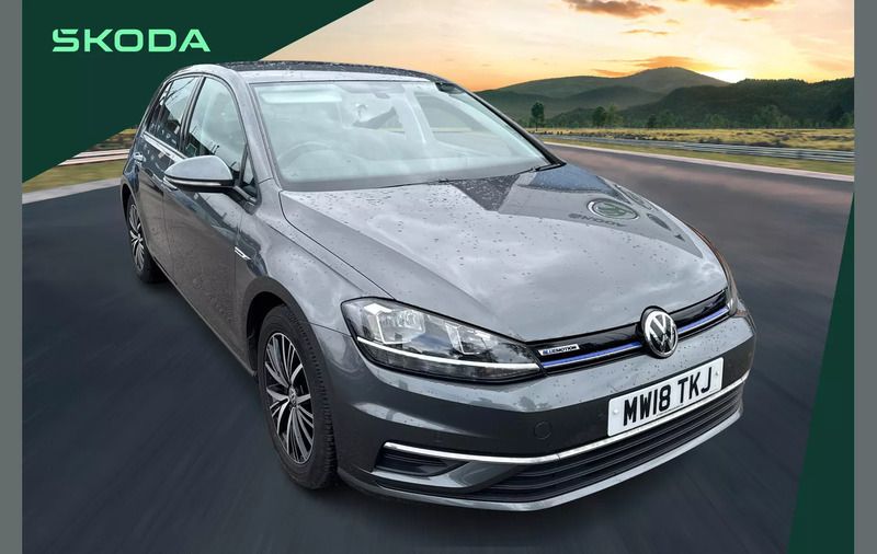 Grey Used 2018 VW Golf VII SE Hatchback | £12,399 (Good price) - Image 1/4