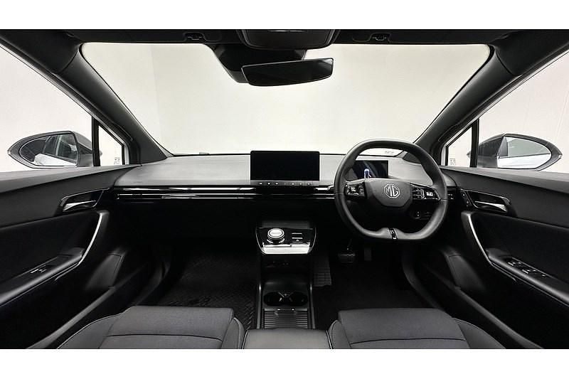 Used MG MG4 EV SE 2023 White Hatchback