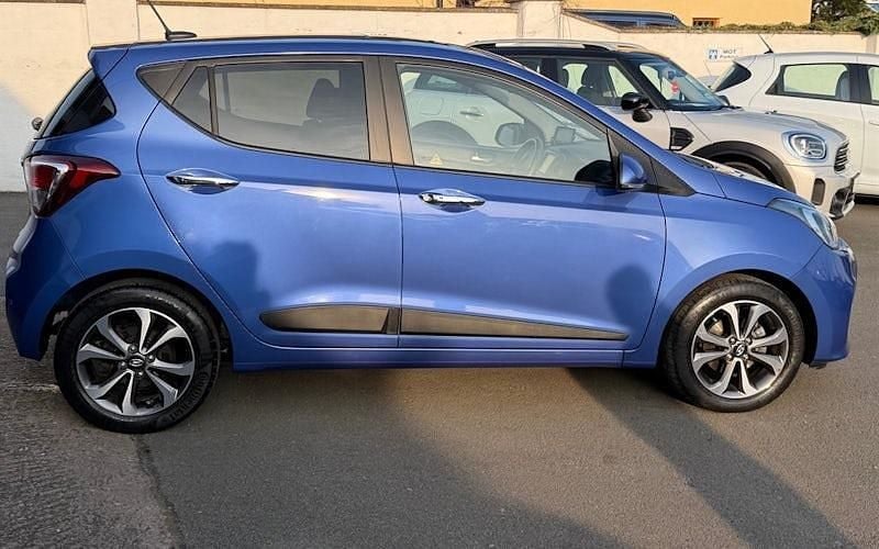Używany Hyundai i10 Premium SE 88 KM (64 kW) 2019 Niebieski Hatchback