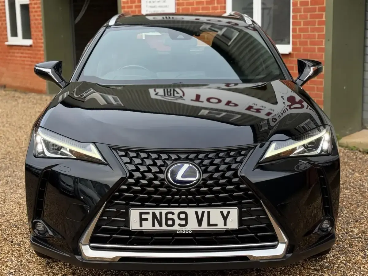 Usado Lexus UX 184 HP (135 kW) 2019 Preto SUV