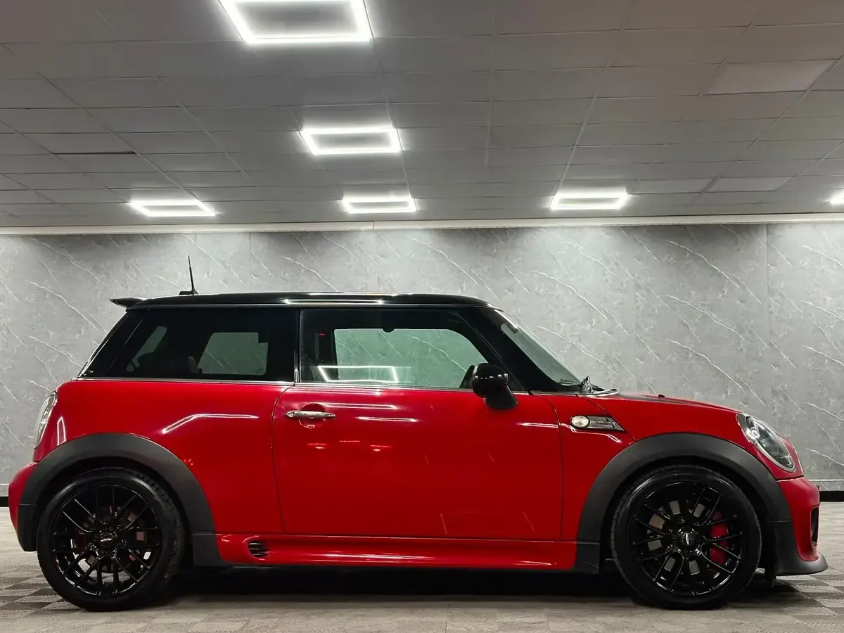 Used Mini John Cooper Works Hatch 208 HP (152 kW) 2013 Red Hatchback