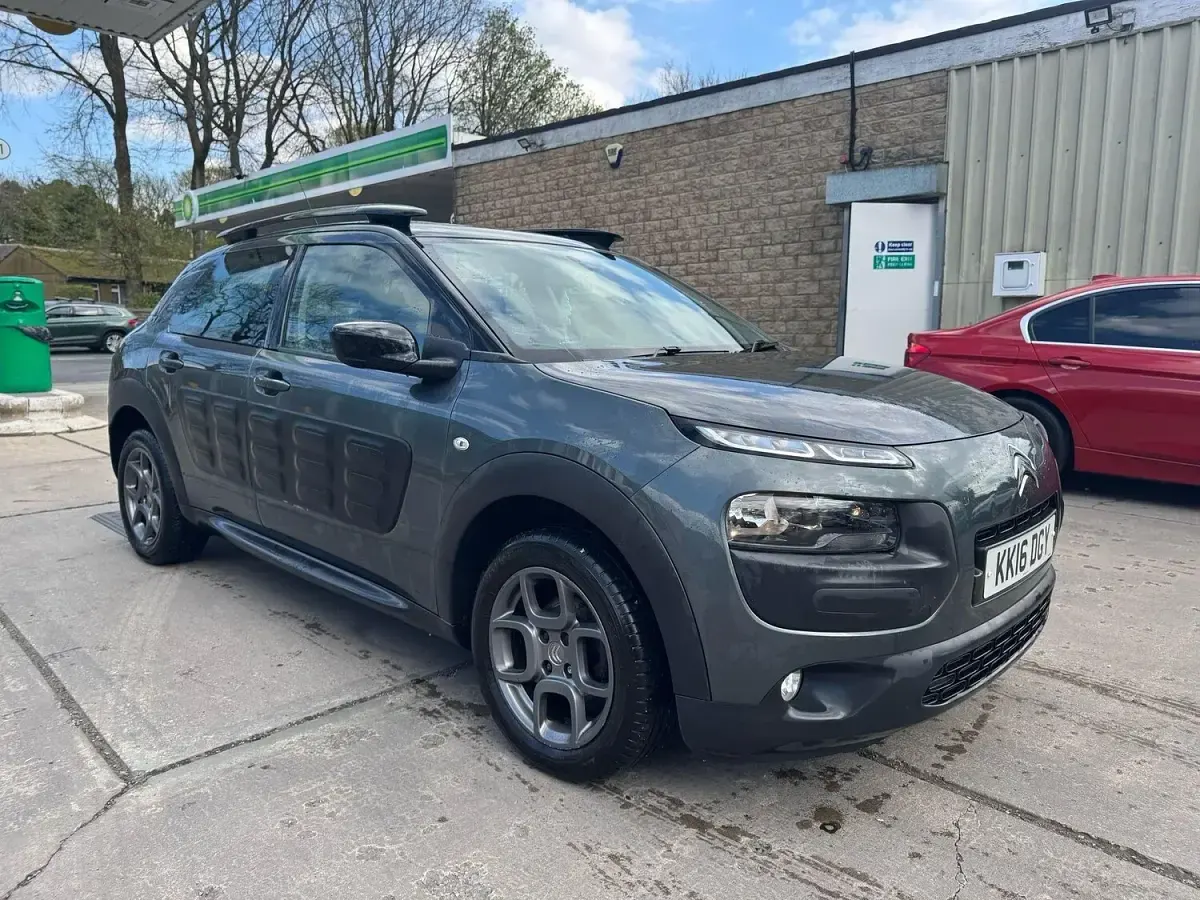Used Citroën C4 Cactus Feel 100 HP (73 kW) 2016 Grey Hatchback