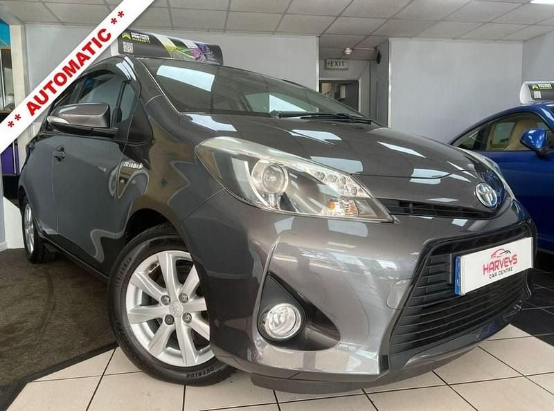 Second-hand Toyota Yaris Hybrid 2014 Gri Hatchback