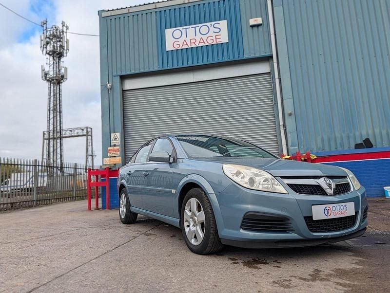 Grey Used 2006 Vauxhall Vectra Hatchback | £1,295 (A bit pricey) - Image 1/4