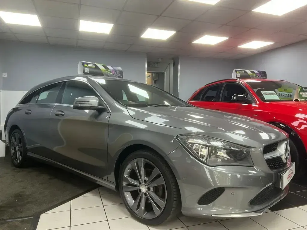Usado Mercedes CLA180 Shooting Brake 122 HP (89 kW) 2017 Cinzento Carrinha