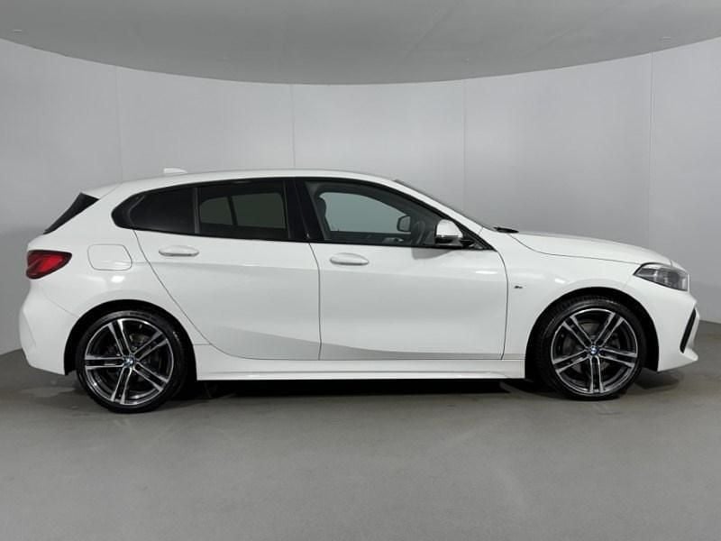 Used BMW 118 M Sport 134 HP (98 kW) 2022 White Hatchback