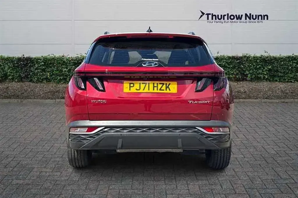 Used Hyundai Tucson SE 180 HP (132 kW) 2021 Red SUV