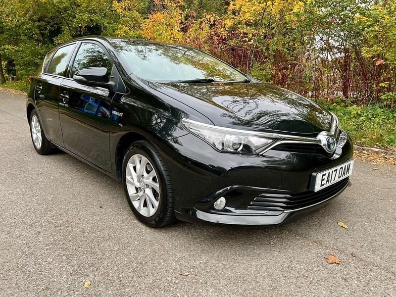 Black Used 2017 Toyota Auris Hybrid Business Edition Hatchback | £10,750 (Fair price) - Image 1/4