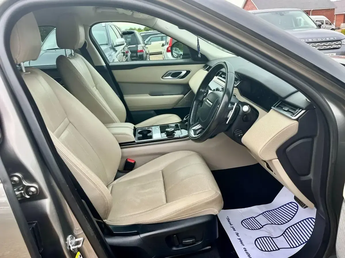 Used Land Rover Range Rover Velar SE Dynamic 295 HP (216 kW) 2017 Silver SUV