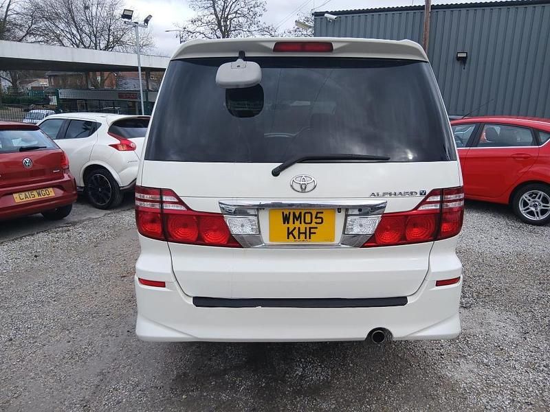 Used Toyota Alphard 2005 White MPV