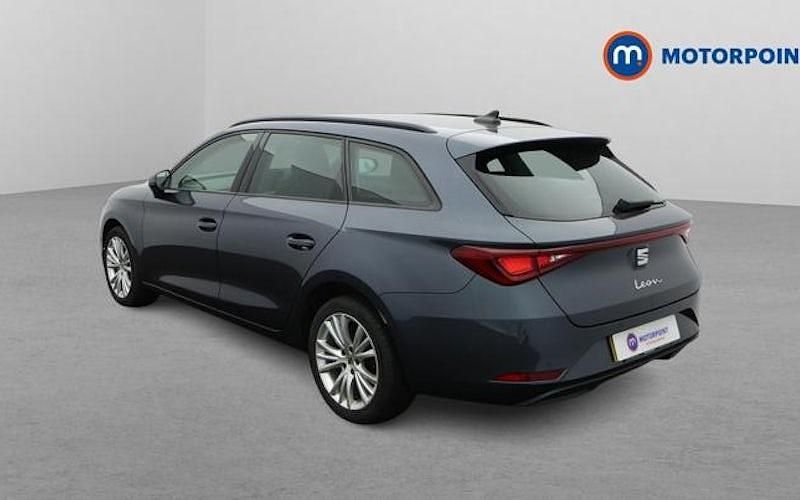 Usado Seat Leon SE Dynamic 150 HP (110 kW) 2023 Cinzento Carrinha