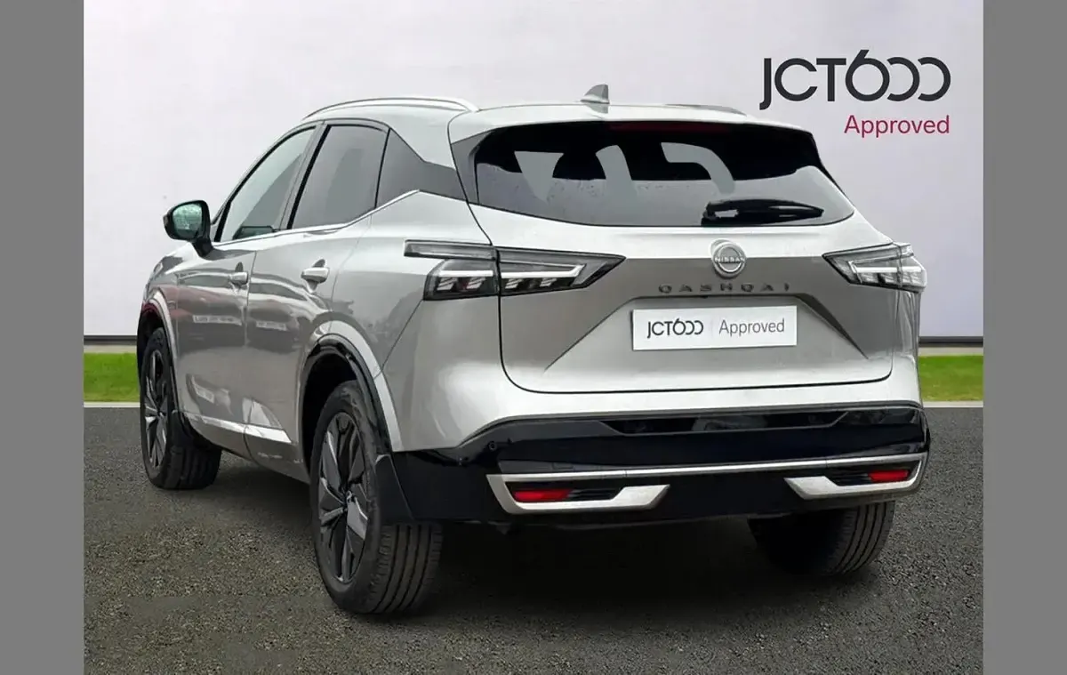 Used Nissan Qashqai Tekna 155 HP (114 kW) 2024 Silver SUV
