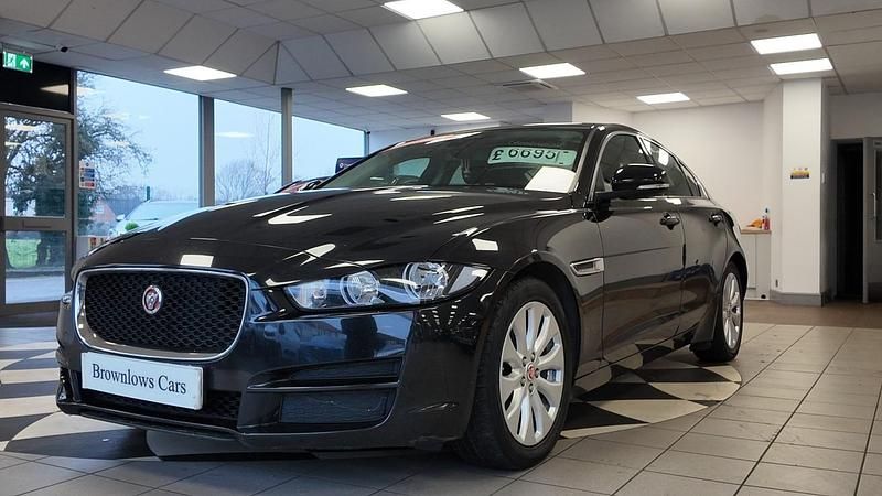 Used Jaguar XE SE 2017 Black Sedan