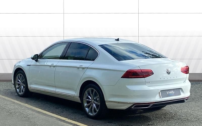 Used VW Passat Advance 218 HP (160 kW) 2020 White Sedan