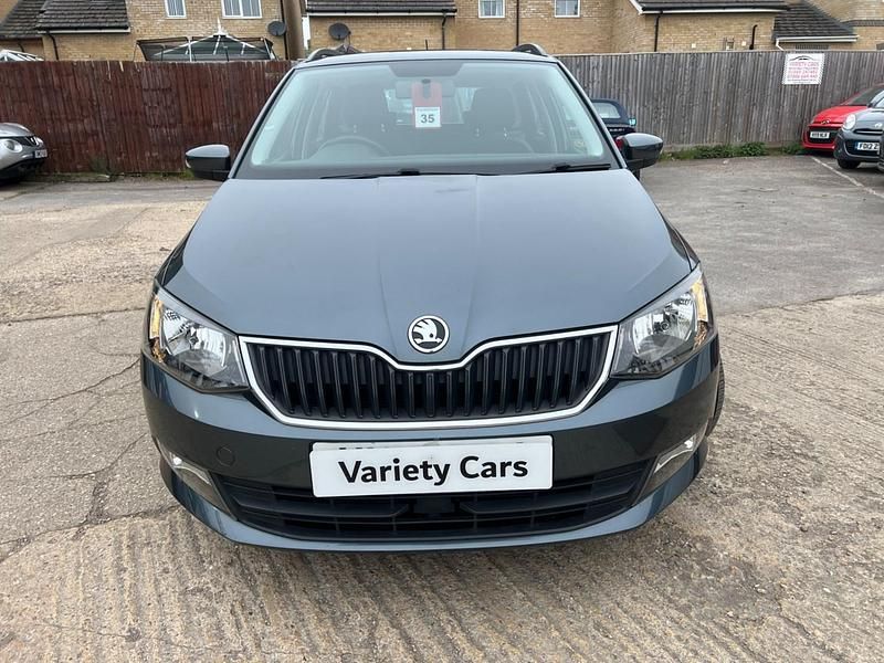 Used Skoda Fabia SE 90 HP (66 kW) 2015 Grey Estate