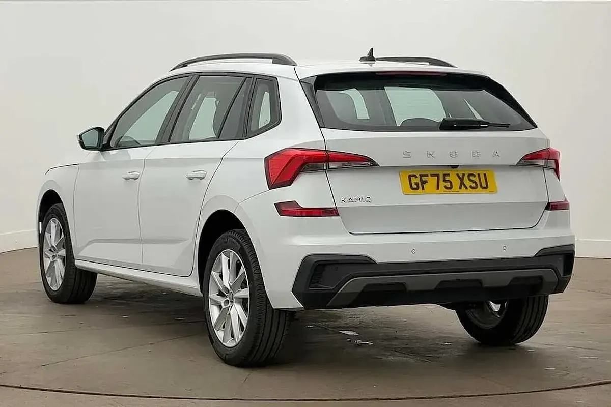 Used Skoda Kamiq SE 85 HP (62 kW) 2025 Moon white metallic SUV