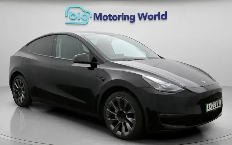 Used Tesla Model Y Long Range AWD 286 kW (389 HP) 2025 SUV