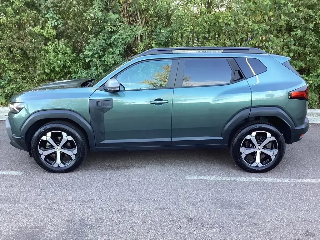 Used Dacia Duster Journey 143 HP (105 kW) 2025 Cedar green Estate