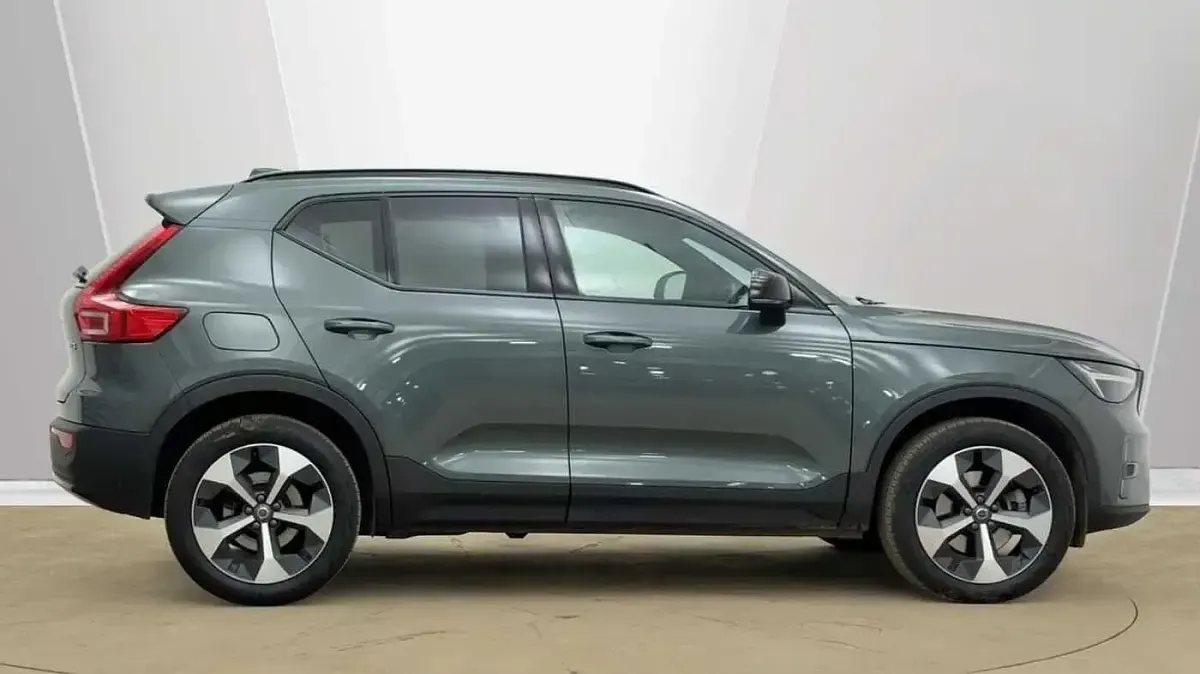 Usado Volvo XC40 Plus 2025 Verde SUV