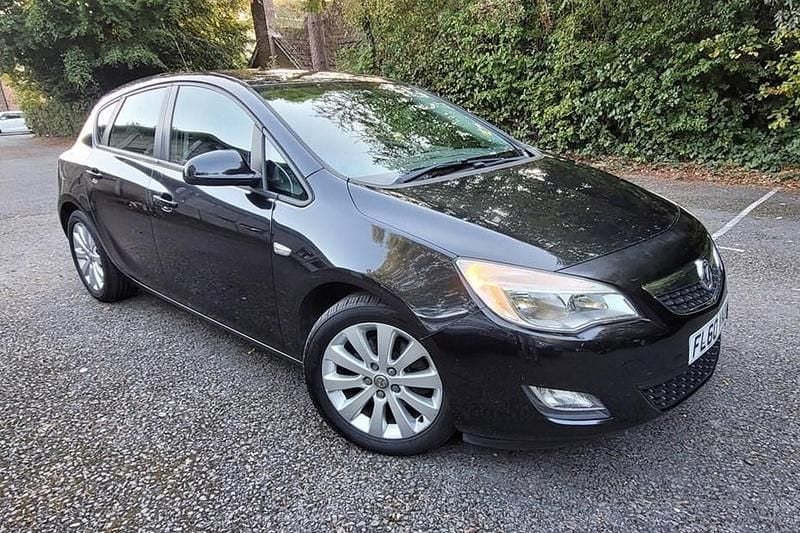 Black Used 2010 Vauxhall Astra Hatchback | £1,295 (Good price) - Image 1/1