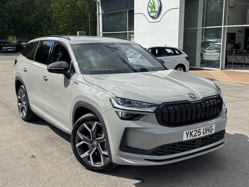 Meteor grey Used 2025 Skoda Kodiaq SportLine SUV | £39,800 (Expensive) - Image 1/4