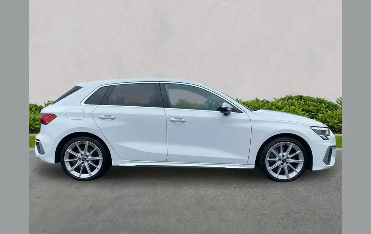 Used Audi S3 Sportback Comfort 306 HP (225 kW) 2022 White Hatchback