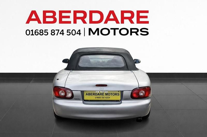 Begagnad Mazda MX5 Edition 2005 Silver Cab