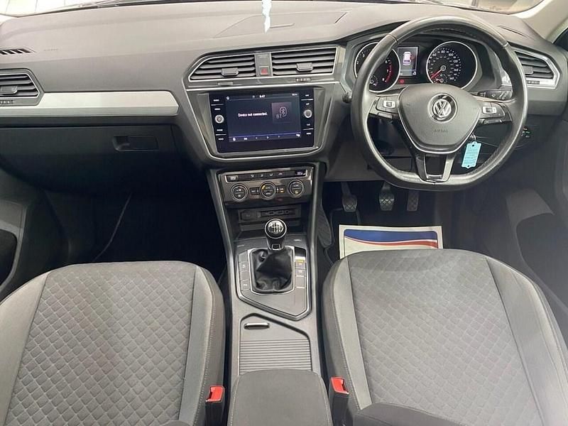 Used VW Tiguan SE 125 HP (91 kW) 2018 Grey SUV