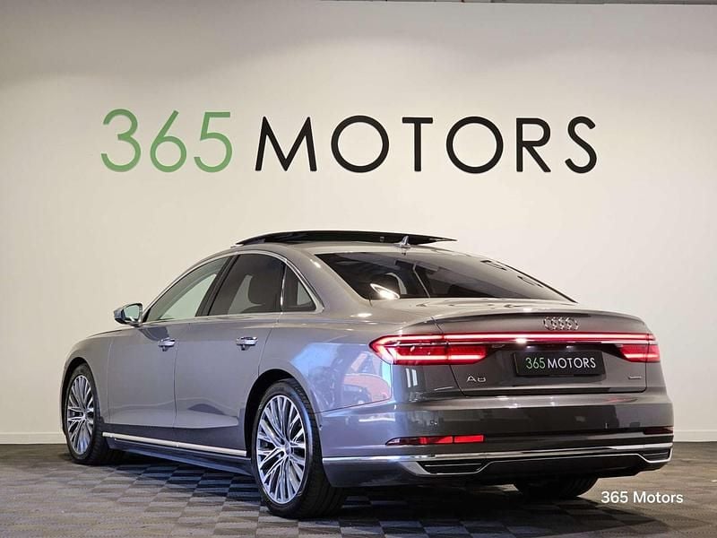 Usado Audi A8 Advanced 286 HP (210 kW) 2018 Cinzento Sedan