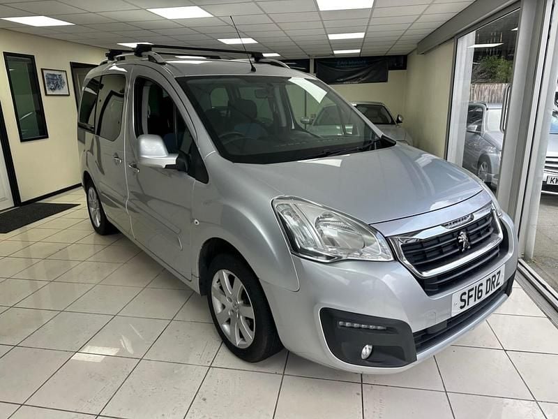 Used Peugeot Partner Tepee Active 75 HP (55 kW) 2016 Silver MPV