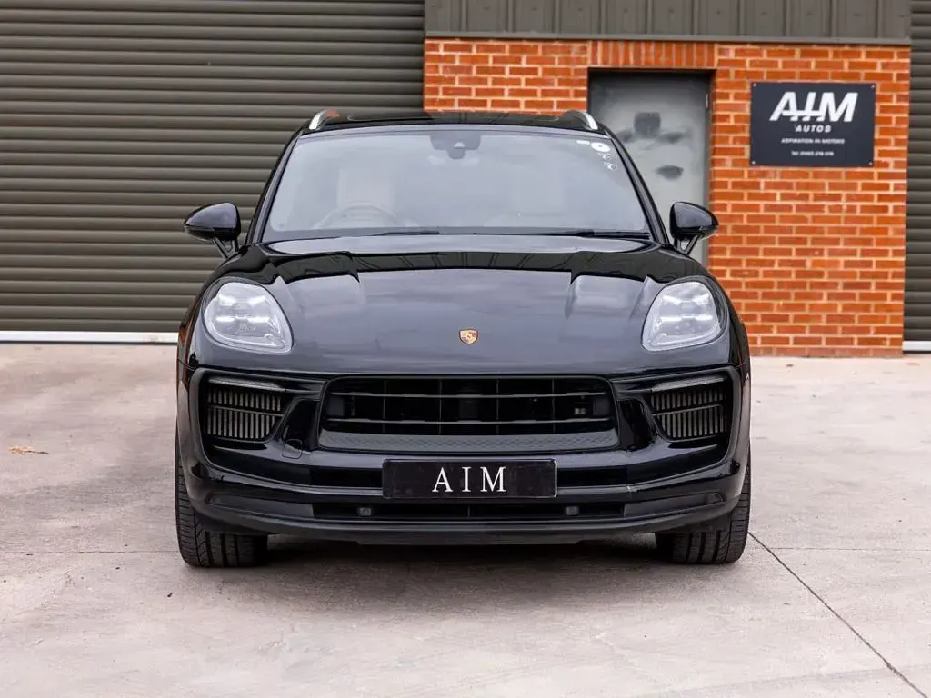 Used Porsche Macan 380 HP (279 kW) 2023 Black SUV