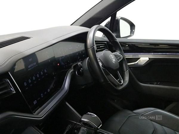 Image 2/4