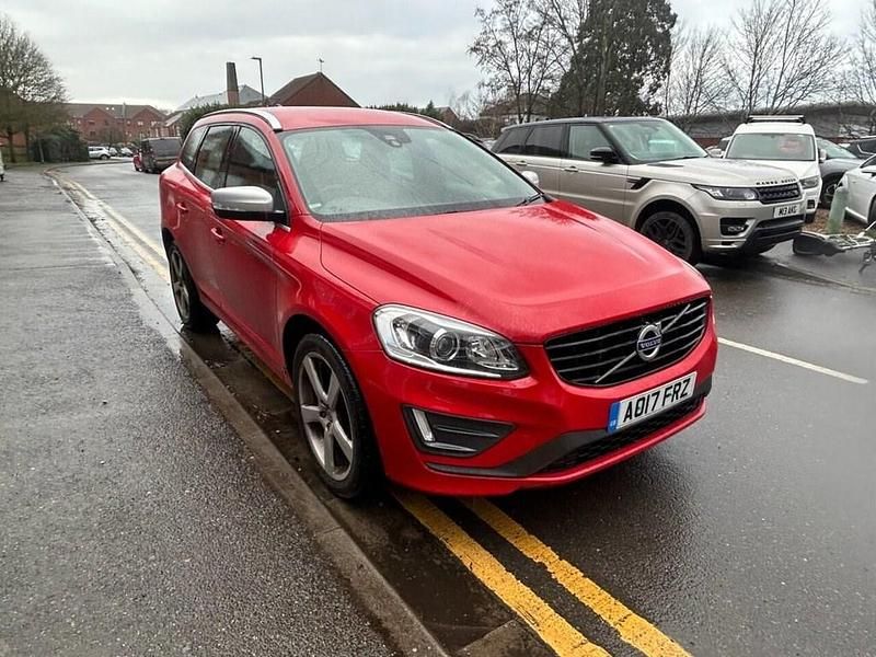 Usado Volvo XC60 R-Design 190 HP (139 kW) 2017 Vermelho SUV