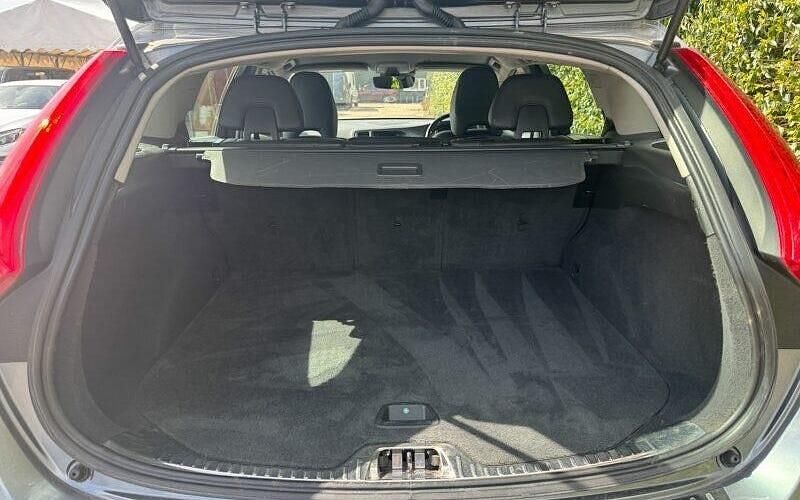 Used Volvo V60 CC 190 HP (139 kW) 2017 Estate